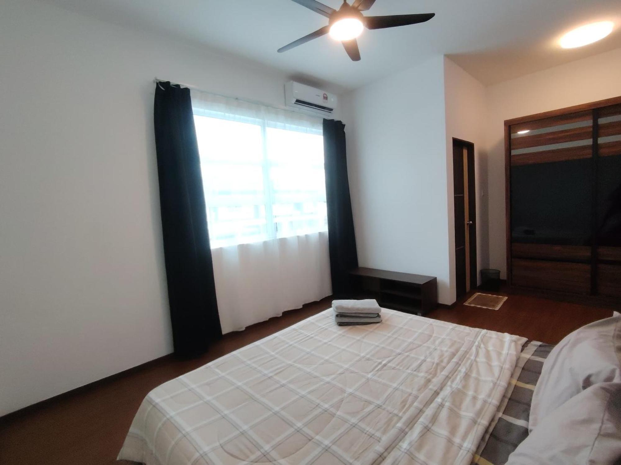 Jnj - Serene Shangrila, Luak With 4-bedroom * Miri